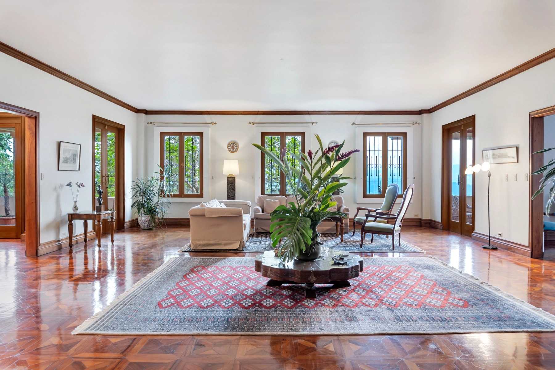 Salón principal de Villa Toscana, villa de lujo en venta en Costa Rica